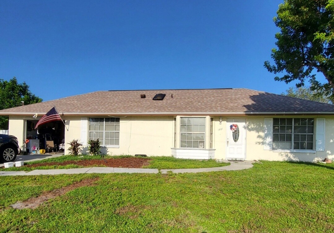 Primary Photo - 1501 SE 19th Plz