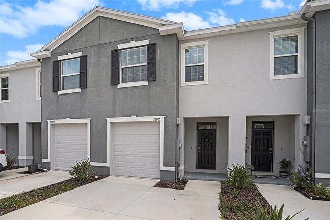 Building Photo - 32803 Pez Landing Ln