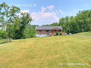 Building Photo - 2852 Spring House Rd