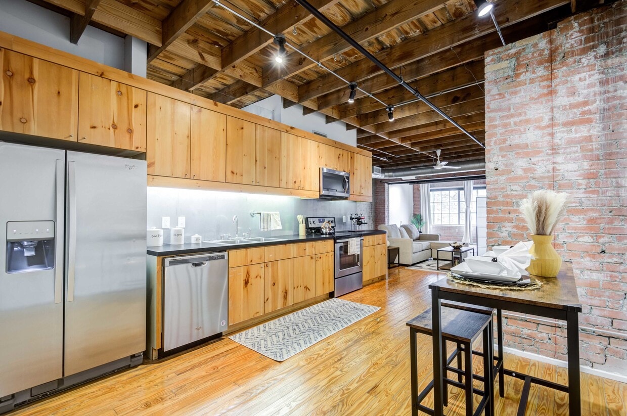 Visual Reference: Mitchell Lofts 3800 Commerce St Dallas Tx 75226