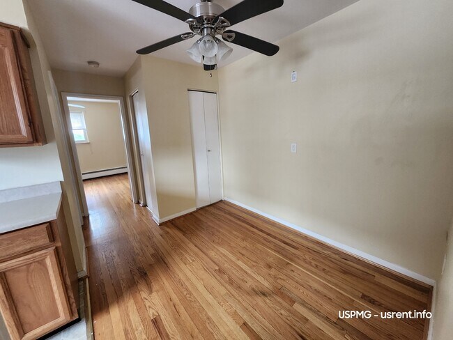 Foto del edificio - 3714 Drakewood Dr