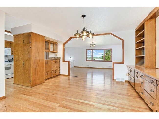 Foto del edificio - 5867 Central Ave NE