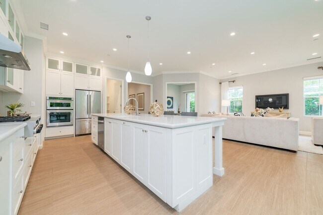 Foto del edificio - Fully Renovated 2 Bed, 2.5 Bath + Den Single Story Home Available NOW in Eastwood Village in Irvine!