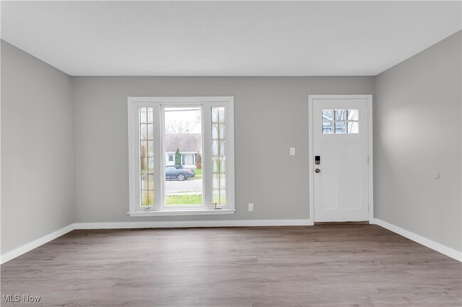 Foto del edificio - 12804 Kirton Ave