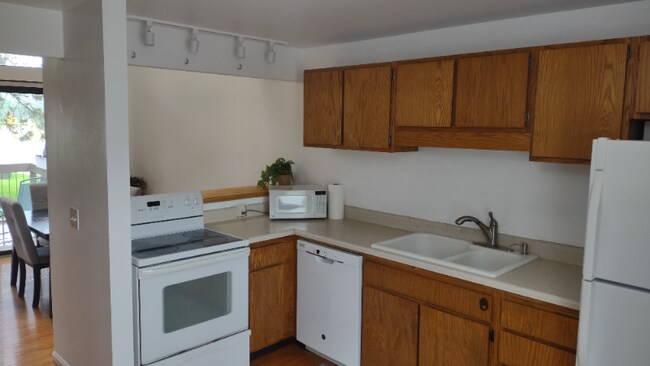 Building Photo - 4102 Greenbriar Blvd