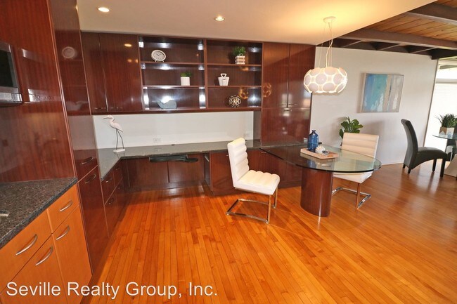 Building Photo - 3 br, 3 bath House - 2305 Hartford Street