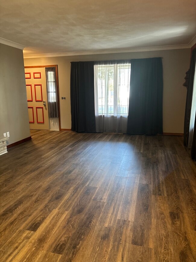 Building Photo - 429 Monroe Ave