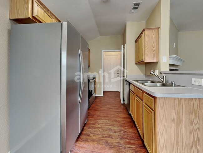 Building Photo - 308 Lake Travis Dr