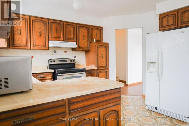 Building Photo - 35 Jellicoe Crescent