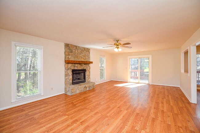 Building Photo - Primary Suite with Sauna | Finished Basement | Private Backyard Retreat | Tega Cay 3 Bedrooms | 3...