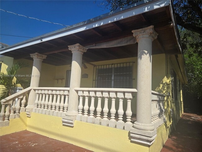 Foto del edificio - 127 NW 19th Ave