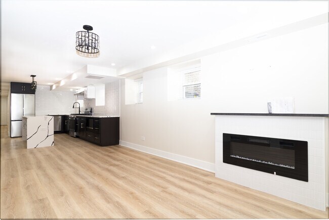 Foto del edificio - 440 E 49th St