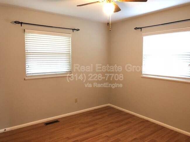 Building Photo - 302 Brightsand Ct