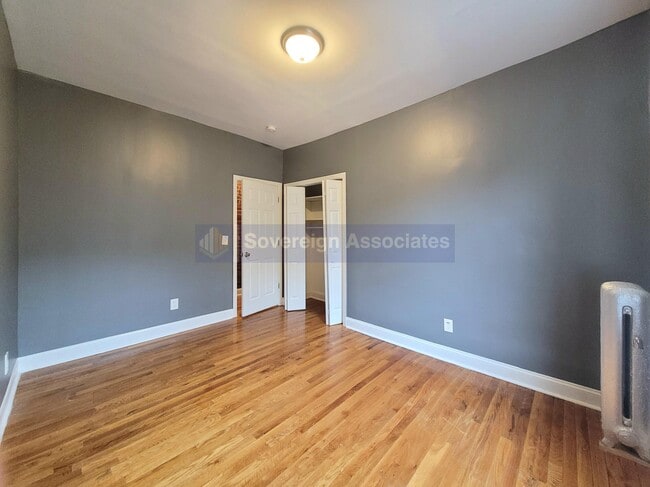 Building Photo - 176 Nagle Avenue