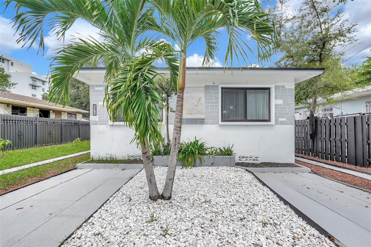 Primary Photo - 173 NW 56th St