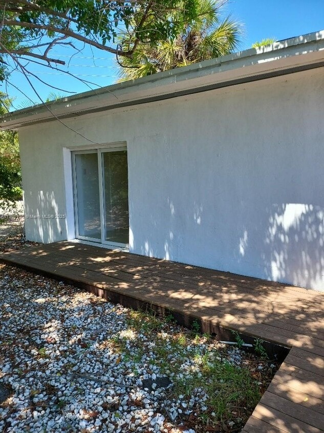 Foto principal - 7707 Hawthorne Ave