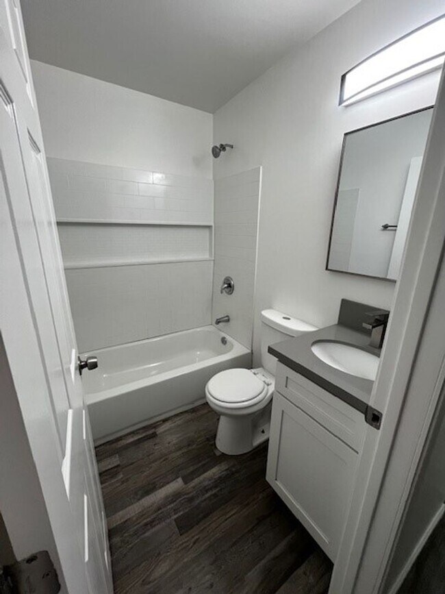 Foto del edificio - Monterey St (93305)