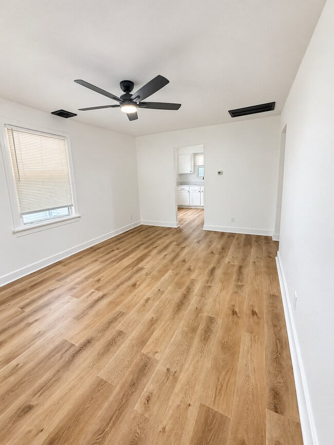 Foto del edificio - 902 Camden Ave