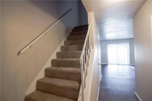 Building Photo - 1911 Hearthstone Dr