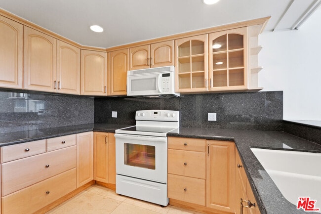 Foto del edificio - 2160 Century Pk E