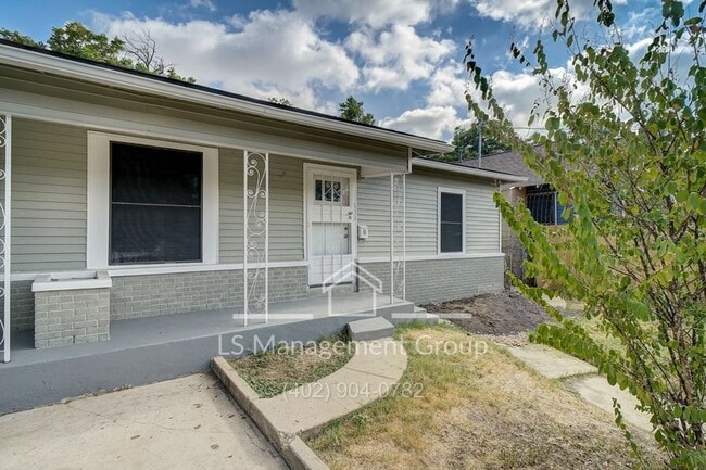 Building Photo - 609 Taft Blvd