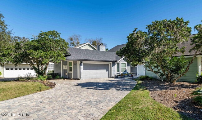 Building Photo - 117 Island Dr