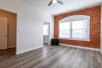 Interior Photo - Cozy & Contemporary Studio in Koreatown