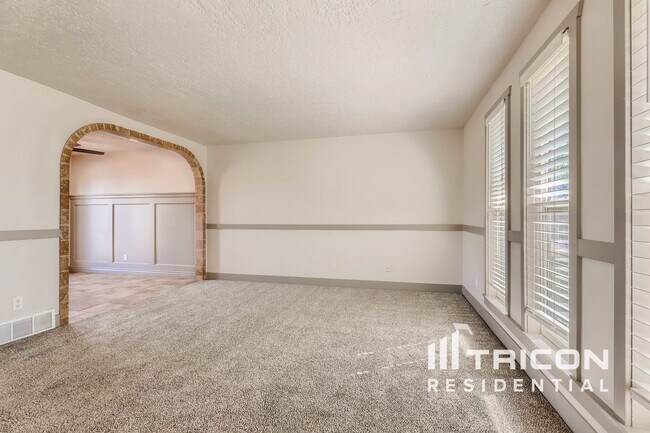 Building Photo - 1370 N 4700 W