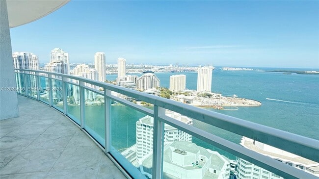 Building Photo - 950 Brickell Bay Dr