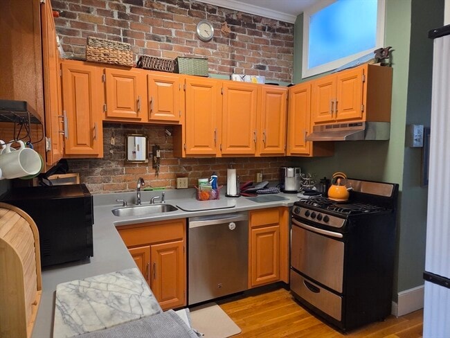 Building Photo - 70 Clarendon St