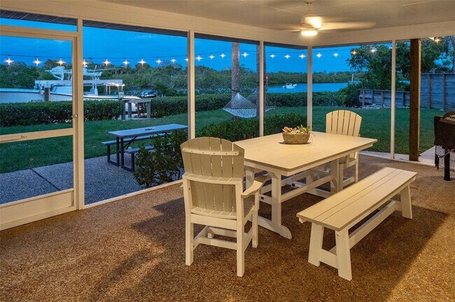 Building Photo - 407 S Casey Key Rd