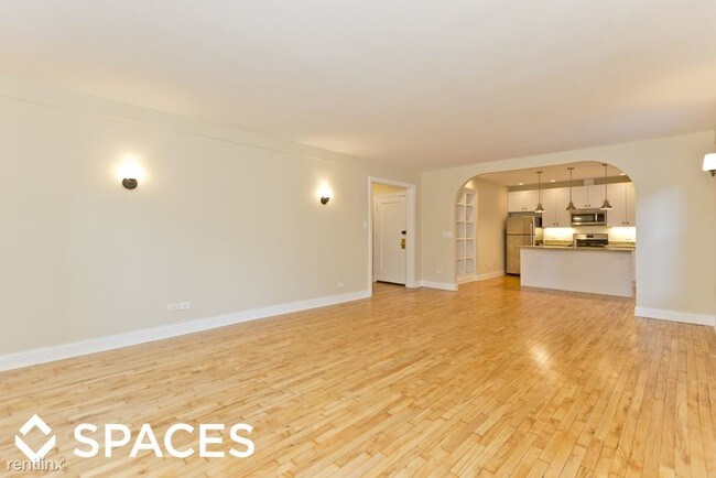 Building Photo - 525 W Cornelia Ave