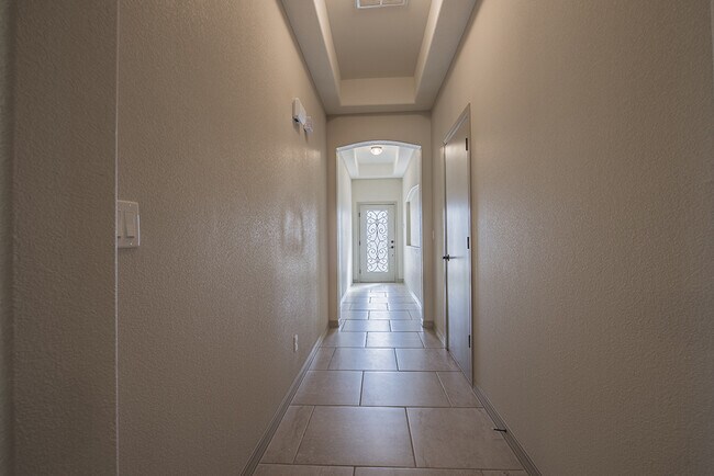 Foto del edificio - ELEGANT EASTSIDE PROPERTY