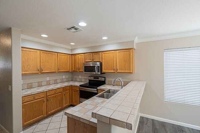 Foto del edificio - Lovely 3 bed/2.5 bath in Lindsay Ranch!