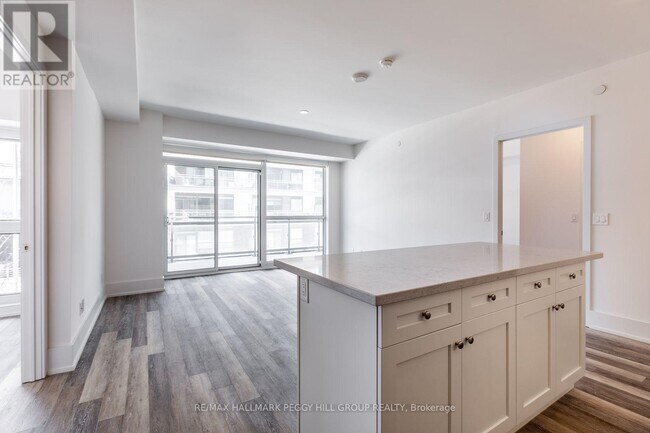 Building Photo - 271 Sea Ray Ave