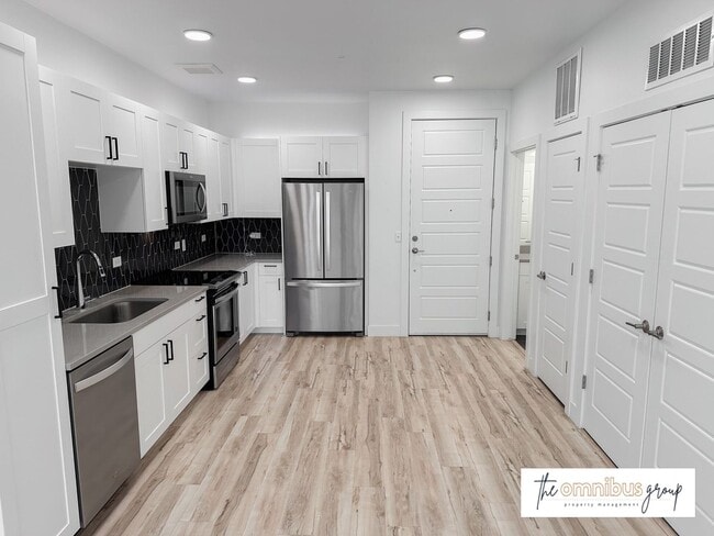 Building Photo - Bright & Modern 1BD/1BA Apartment!