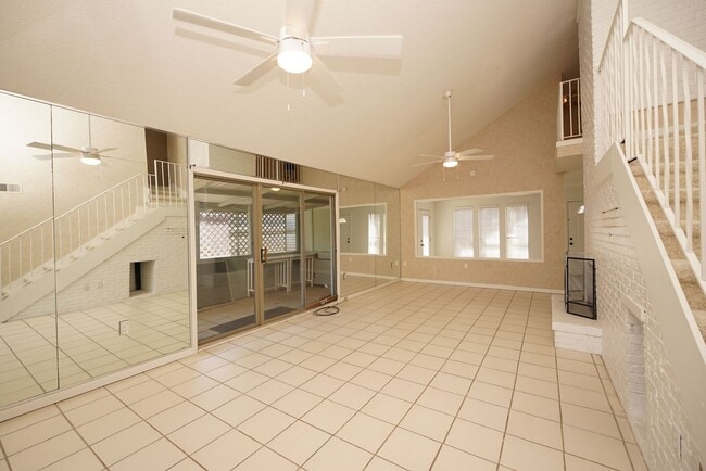 Foto del edificio - A Mile West of Hurlburt