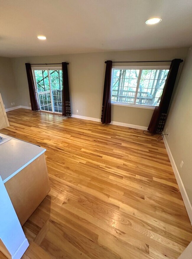 Building Photo - Studio with Wood Floors and Stunning Mt. T...