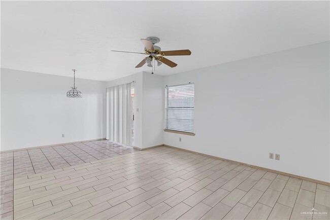 Building Photo - 21 E Samano St