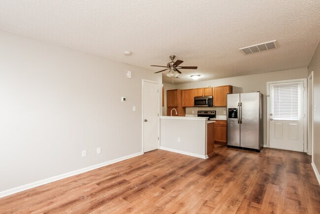 Building Photo - 5805 Greenway Vista Ln