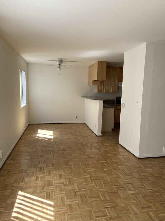 Building Photo - 6138 Afton Pl