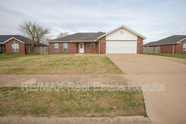 Photo - 1902 SW Fremont Rd House