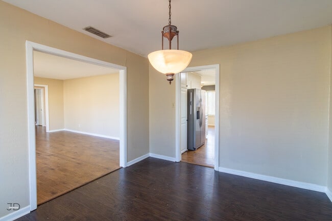 Foto del edificio - 4306 Briar Cliff Dr