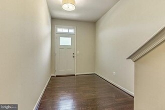Building Photo - 8931 Garrett Way