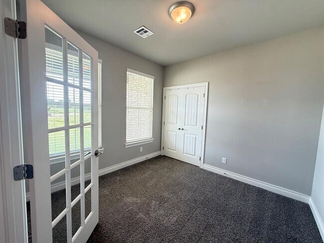 Foto del edificio - 9544 Monterey Dr