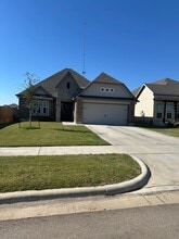 Building Photo - 1021 Laila Ln
