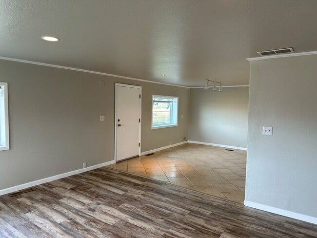 Building Photo - 9333 US-212