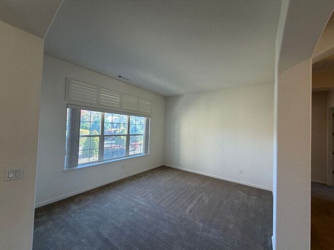 Foto del edificio - Spanish Springs 5bed/3bath - Move in Speci...