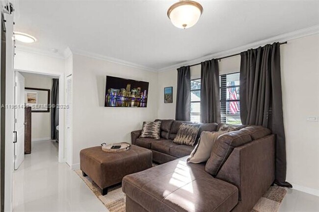 Foto del edificio - 1075 NE 12th Ave