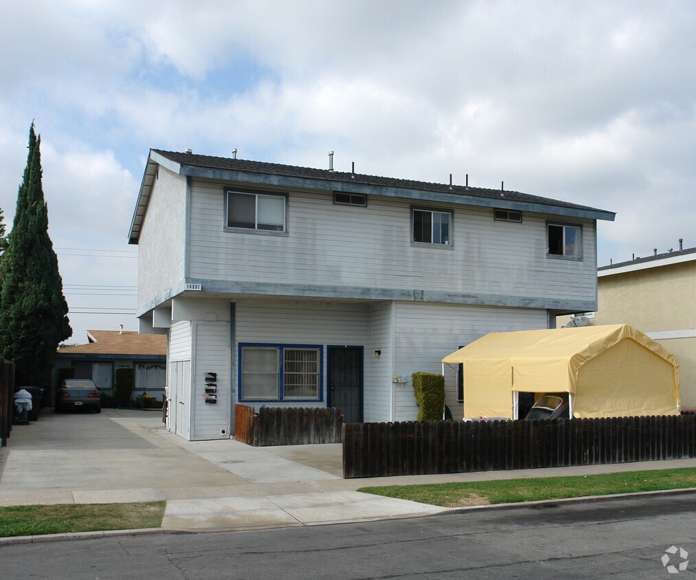 Primary Photo - 14881-14885 Van Buren St